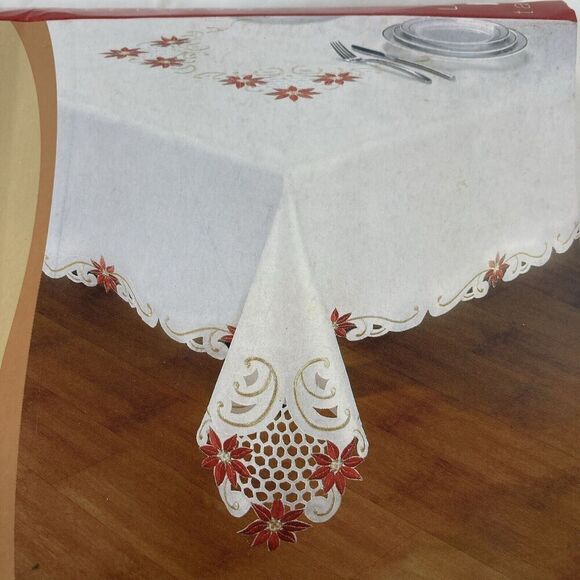 Lintex Poinsettia Scroll Collection Christmas Fabric Tablecloth 70” Round NOS - Picture 11 of 11